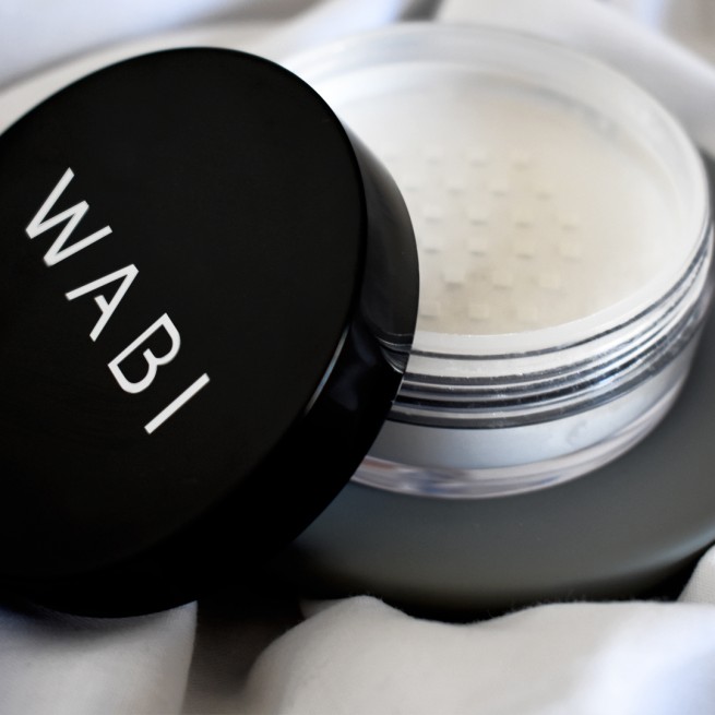 WABI Define Perfection Shimmering Loose Powder - Porcelain